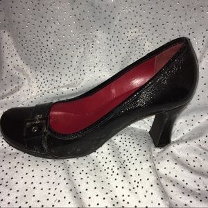 Good Condition Kenneth Cole Black Patent Heels